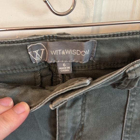 Wit & Wisdom // Olive Ankle Straight Leg Cargo Pants - Picture 2 of 4